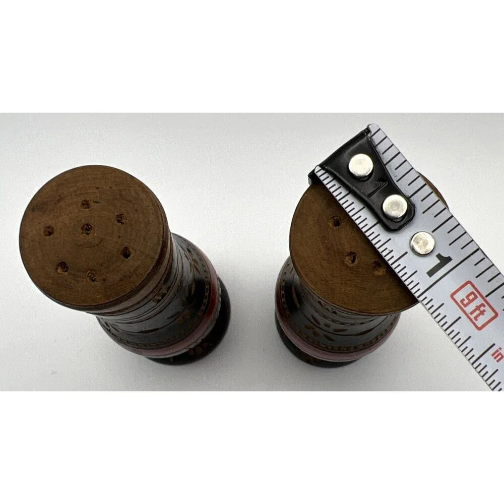Vintage Salt/Pepper Shakers From Mexico Wooden, is Some Cracking
